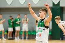 „Žalgiris-2“ išrašė pirmąją nesėkmę nė vieno tritaškio nepataikusiems „Telšiams“ 