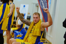 Kapitonas „Kretinga“: 12-us metus iš eilės Zabita vilkės geltonai mėlynus marškinėlius