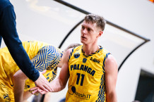 Liepsnojęs Bružas pakartojo tritaškių rekordą, o Palangos ekipa grįžo į pergalių kelią